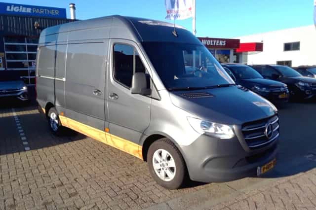 Mercedes-Benz Sprinter (2019) thumbnail 3