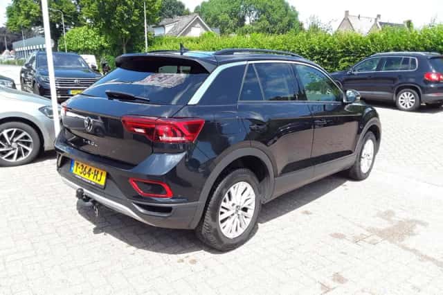 Volkswagen T-Roc (2022) thumbnail 5