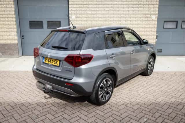 Suzuki Vitara (2022) thumbnail 3