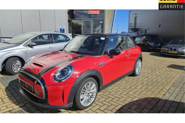 MINI Cooper (2023) thumbnail 1
