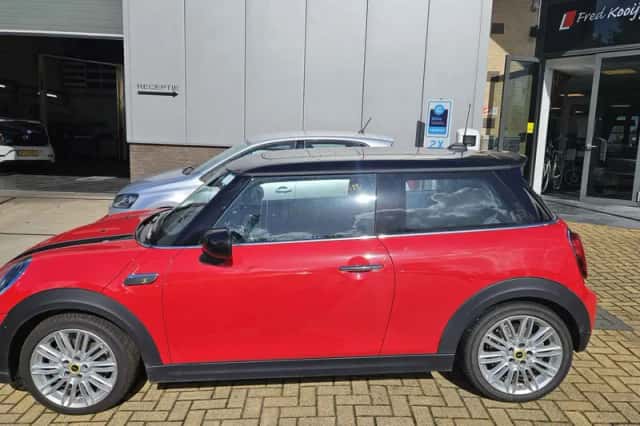MINI Cooper (2023) thumbnail 5