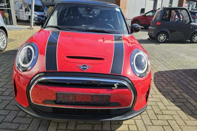 MINI Cooper (2023) thumbnail 6