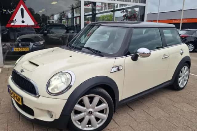 MINI Cooper S (2007) thumbnail 2