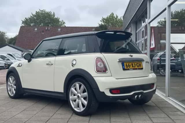 MINI Cooper S (2007) thumbnail 3