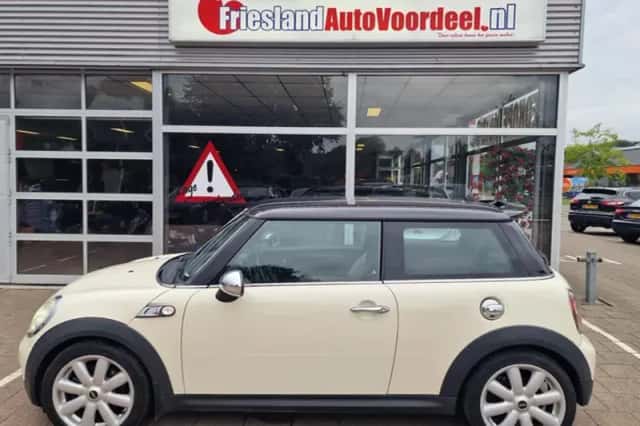 MINI Cooper S (2007) thumbnail 4