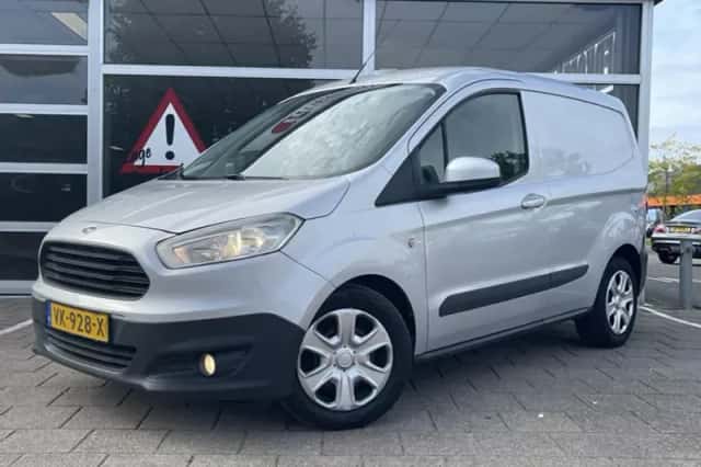 Ford Transit Courier (2014) thumbnail 2