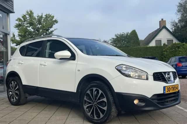 Nissan Qashqai (2012) thumbnail 3