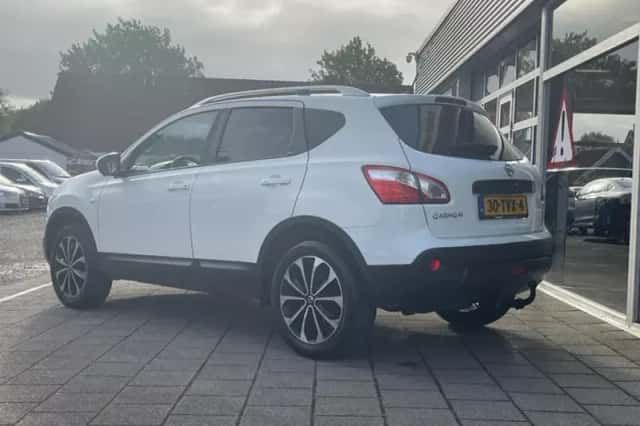 Nissan Qashqai (2012) thumbnail 4