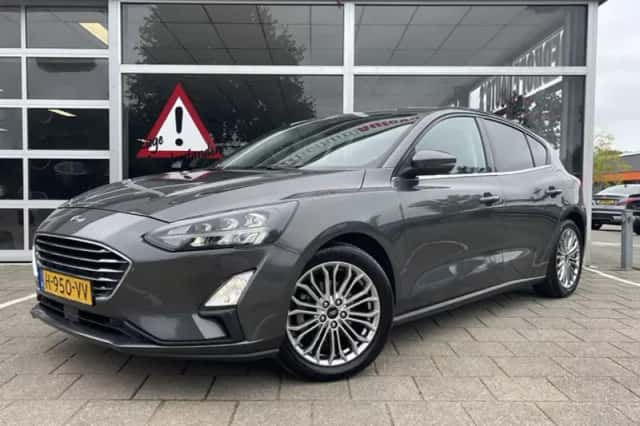 Ford Focus (2020) thumbnail 2