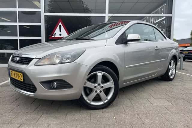 Ford Focus (2010) thumbnail 2