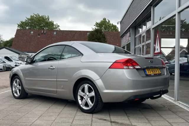 Ford Focus (2010) thumbnail 4