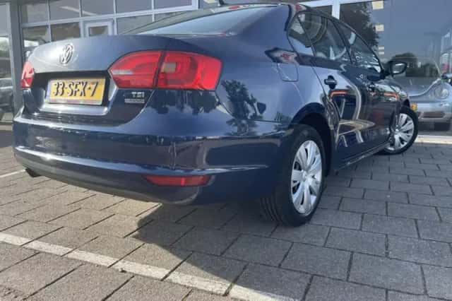Volkswagen Jetta (2011) thumbnail 5
