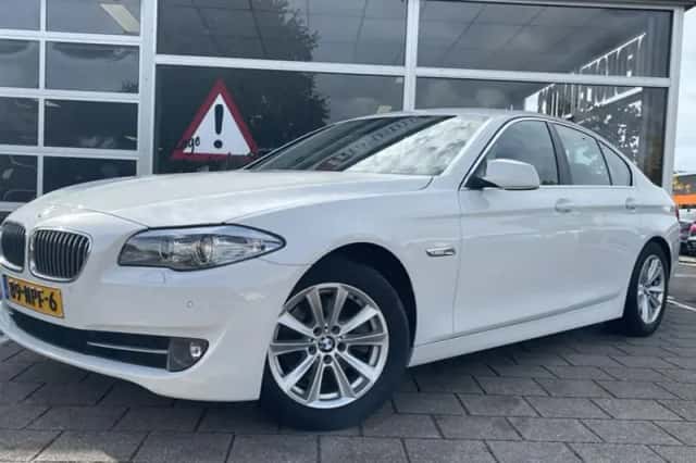 BMW 5-Serie (2010) thumbnail 2