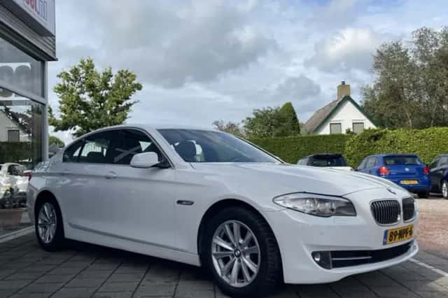 BMW 5-Serie (2010) thumbnail 3