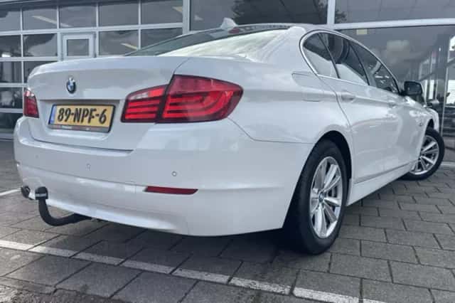 BMW 5-Serie (2010) thumbnail 6
