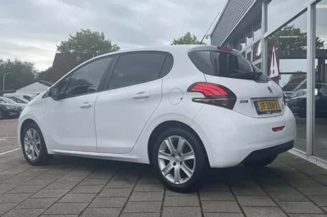 Peugeot 208 (2016) thumbnail 5