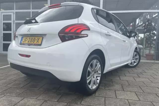 Peugeot 208 (2016) thumbnail 6