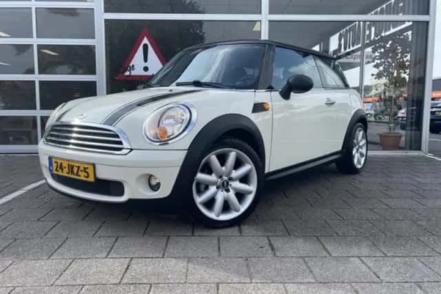 MINI One (2009) thumbnail 2