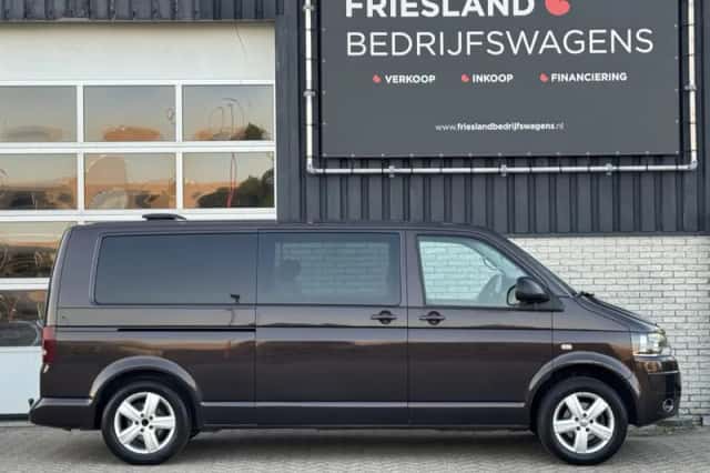 Volkswagen Transporter (2013) thumbnail 2