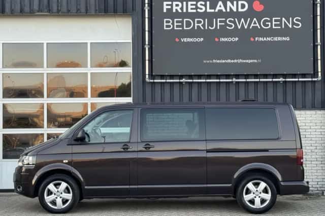 Volkswagen Transporter (2013) thumbnail 3