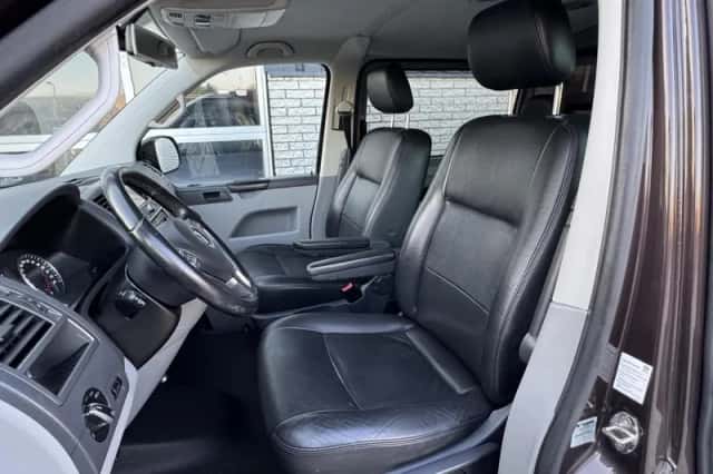 Volkswagen Transporter (2013) thumbnail 5