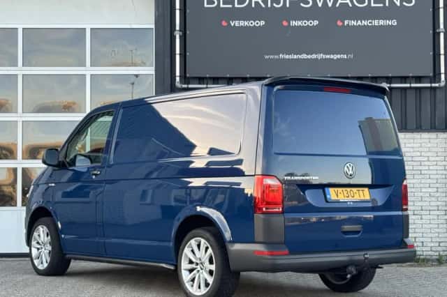 Volkswagen Transporter (2019) thumbnail 4