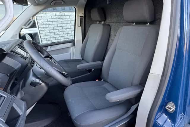 Volkswagen Transporter (2019) thumbnail 5