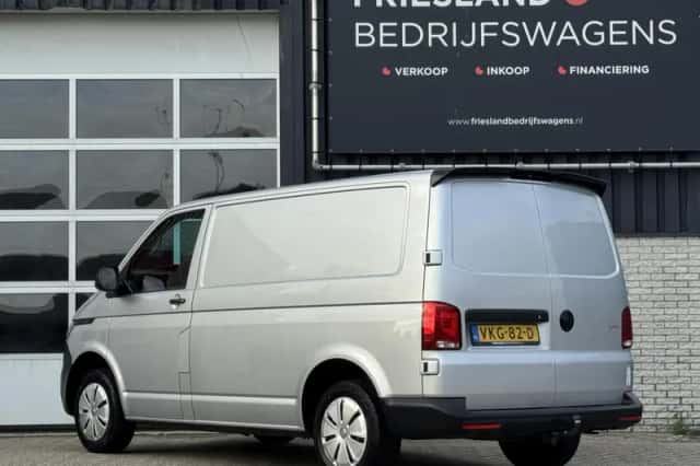 Volkswagen Transporter (2021) thumbnail 4