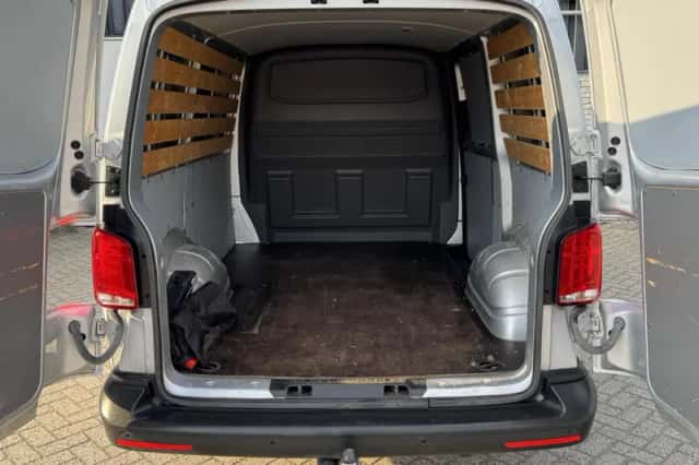 Volkswagen Transporter (2021) thumbnail 6
