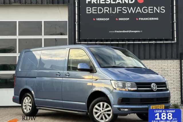 Volkswagen Transporter (2017) thumbnail 1
