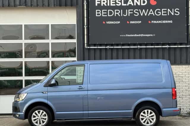 Volkswagen Transporter (2017) thumbnail 3