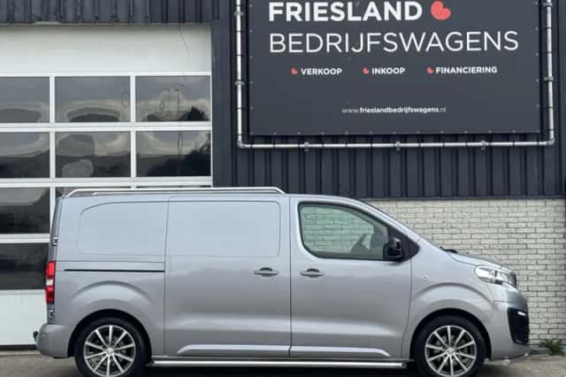 Peugeot Expert (2021) thumbnail 2