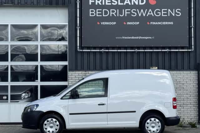 Volkswagen Caddy (2012) thumbnail 3