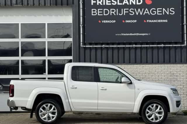 Volkswagen Amarok (2017) thumbnail 2