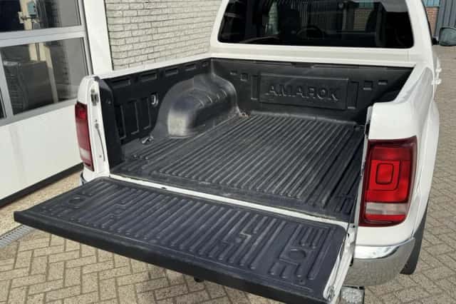 Volkswagen Amarok (2017) thumbnail 6