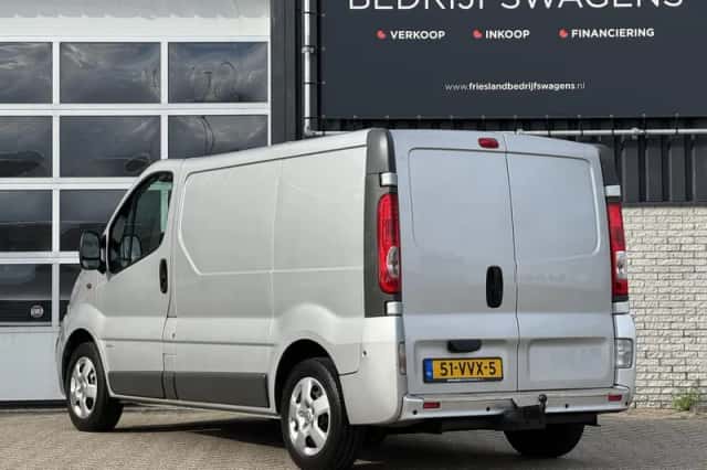 Opel Vivaro (2008) thumbnail 4
