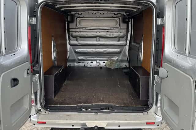 Opel Vivaro (2008) thumbnail 6