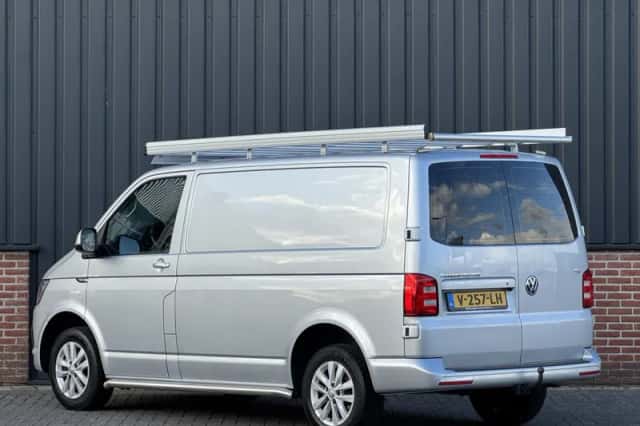 Volkswagen Transporter (2018) thumbnail 4