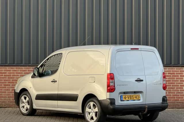 Peugeot Partner (2009) thumbnail 4