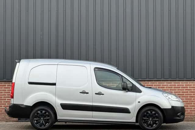 Peugeot Partner (2011) thumbnail 2