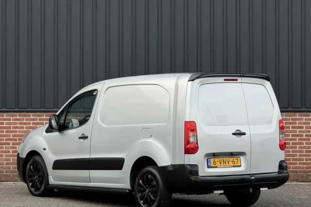 Peugeot Partner (2011) thumbnail 4