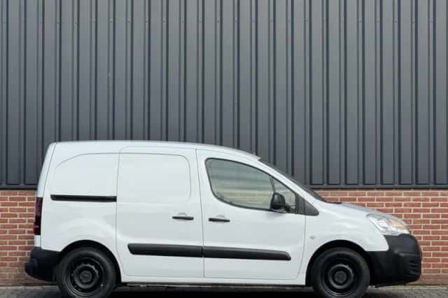 Peugeot Partner (2017) thumbnail 2