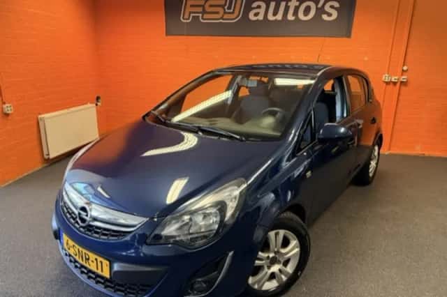 Opel Corsa (2013) thumbnail 1