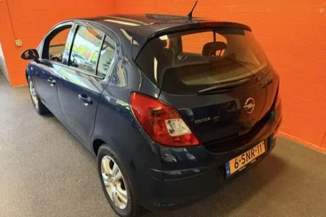 Opel Corsa (2013) thumbnail 3