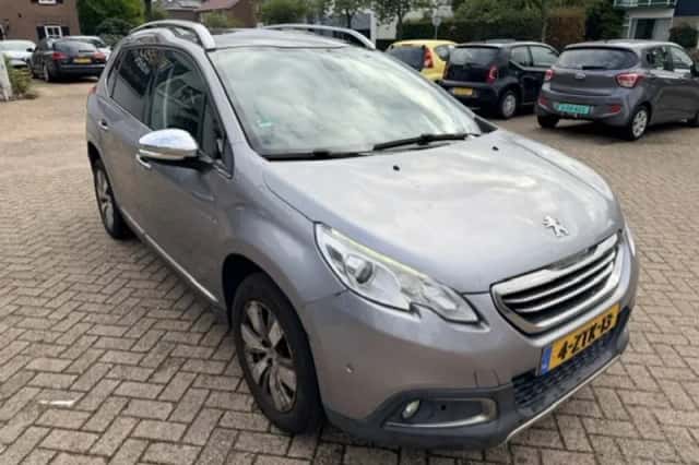 Peugeot 2008 (2015) thumbnail 5