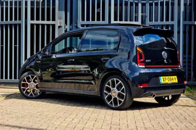 Volkswagen Up! (2019) thumbnail 5