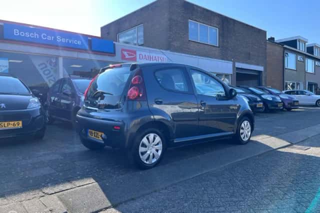 Peugeot 107 (2012) thumbnail 5