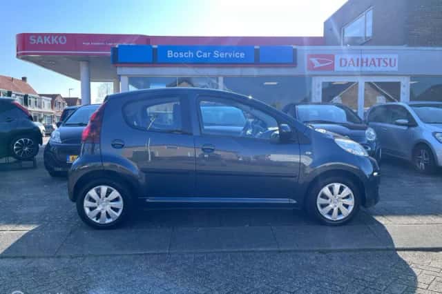 Peugeot 107 (2012) thumbnail 6