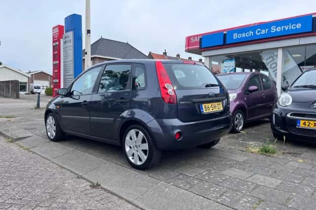 Ford Fiesta (2006) thumbnail 3