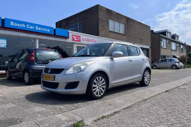 Suzuki Swift (2012) thumbnail 1